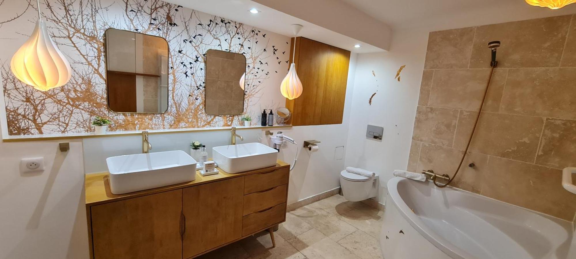 Les Suites De Montigny آيكس أومبروفينس الغرفة الصورة